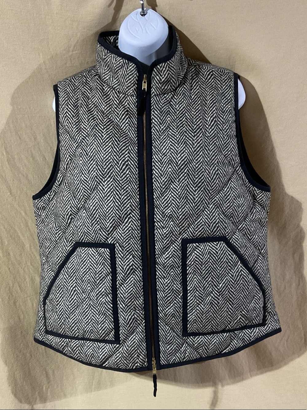 J. Crew Size L Black and Cream Herringbone Quilted Vest